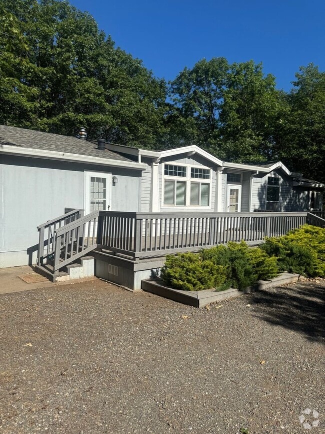 Building Photo - 3 BEDROOM COUNTRY HOME IN SHINGLETOWN