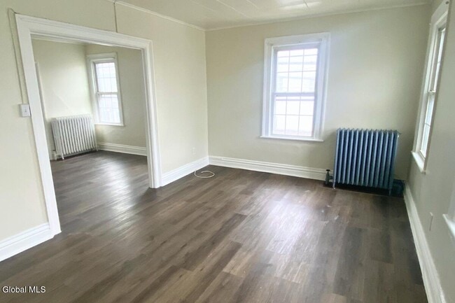 Photo - 163 Paine St