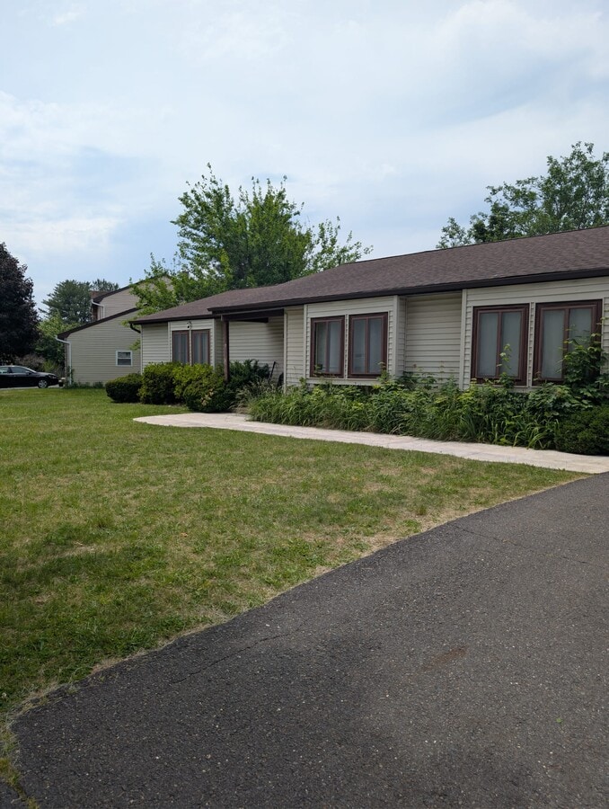 FRONT - 1 Nettletree Dr
