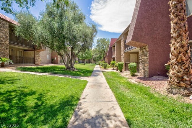 Photo - 5081 River Glen Dr Unidad 127
