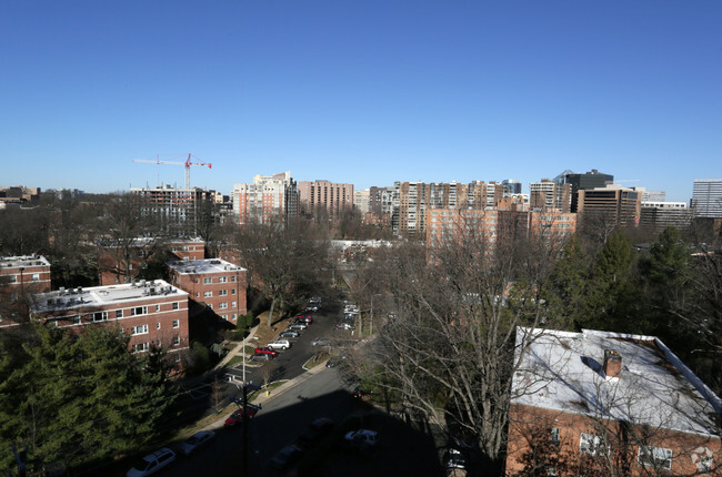 Robin Towers - Robin Towers Apartments