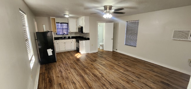 Photo - 1195 Amaryllis Rd