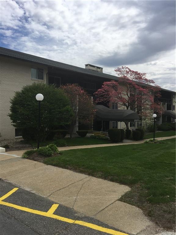 400 Narragansett Pkwy Condo For Rent in Warwick, RI