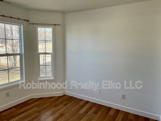 Photo - 1640 Winchester Dr Condo