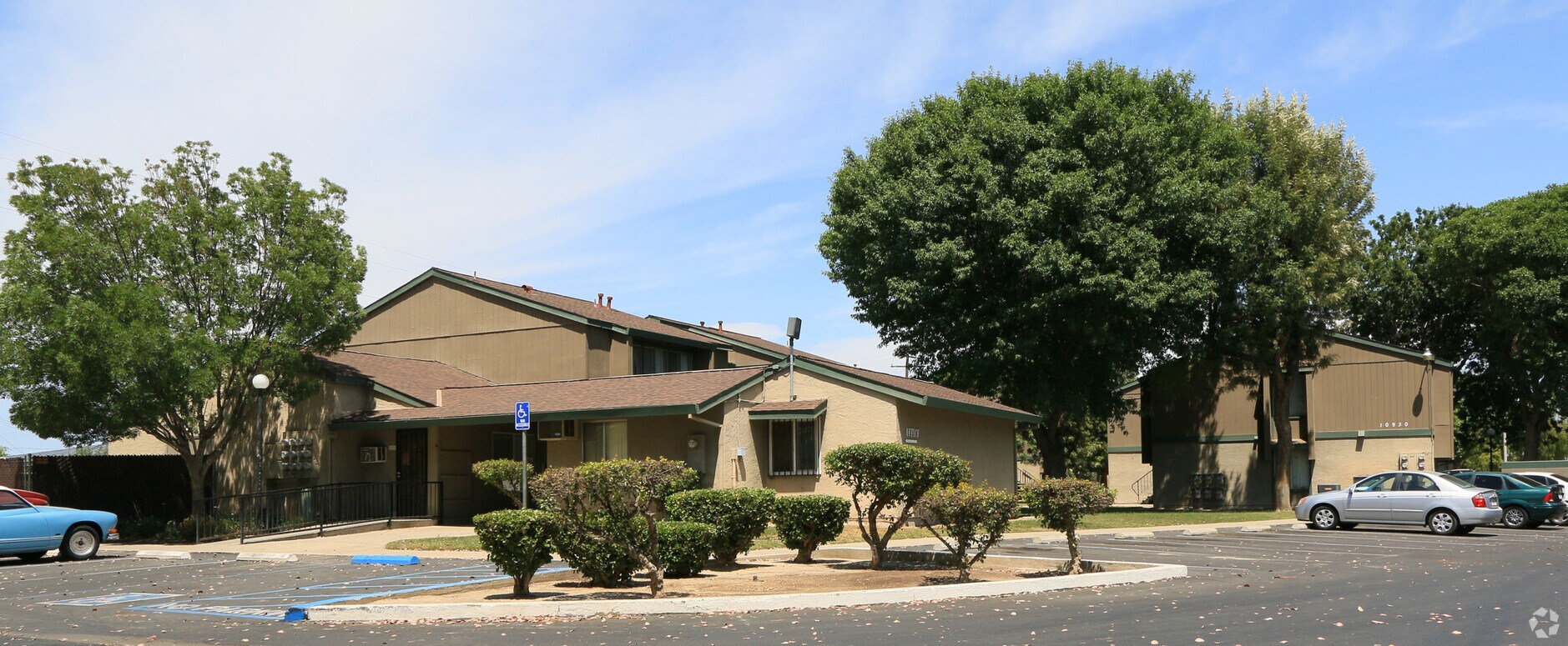 Amberwood II - Amberwood II Apartments