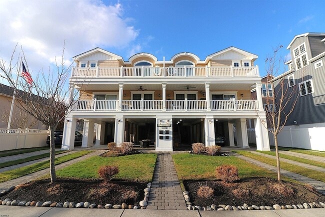 Building Photo - 9505 Monmouth Ave