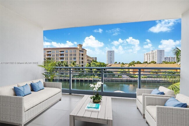 Photo - 2950 NE 188th St Unidad 441