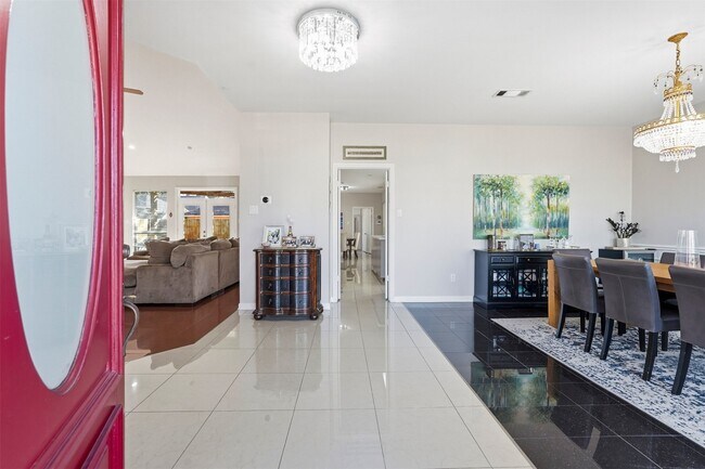 Photo - 7927 Wolfield Ln