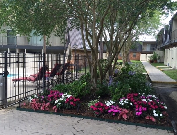 Photo - Hampton Court Apartments