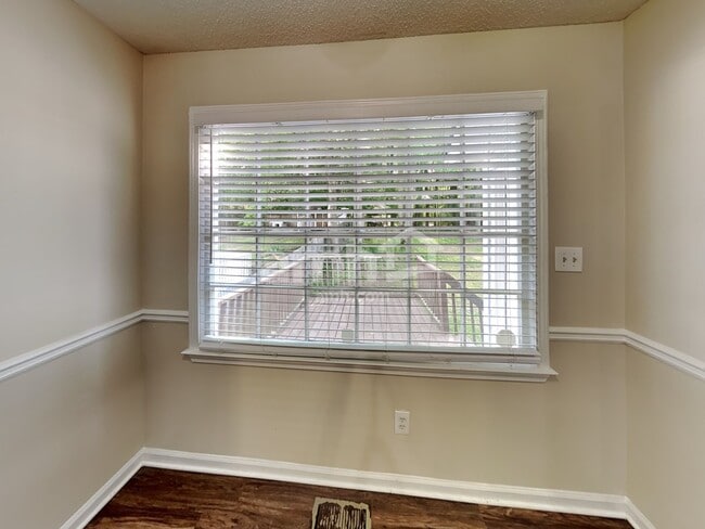 Photo - 3846 Deercreek Dr