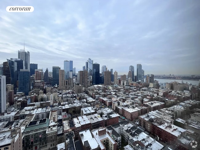 Building Photo - 350 W 50th St Rental