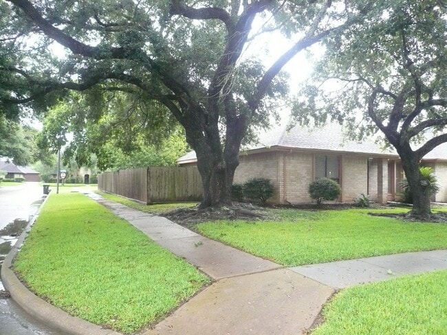 Photo - 2826 Green Fields Dr