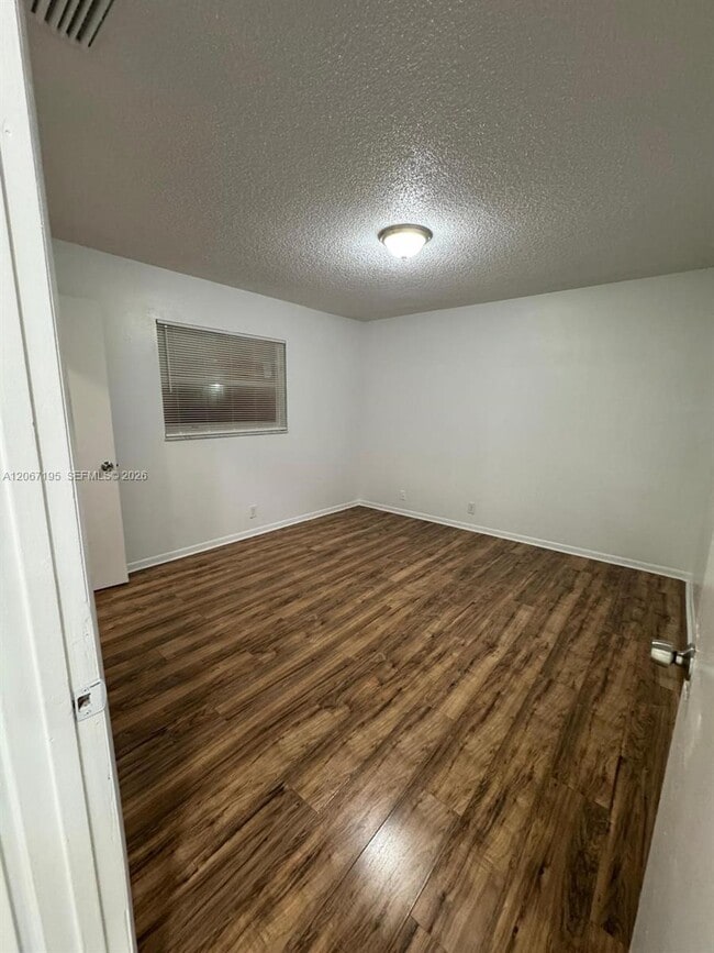 Photo - 1746 3rd Ave N Unidad 2