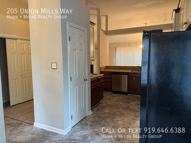 Photo - 205 Union Mills Way