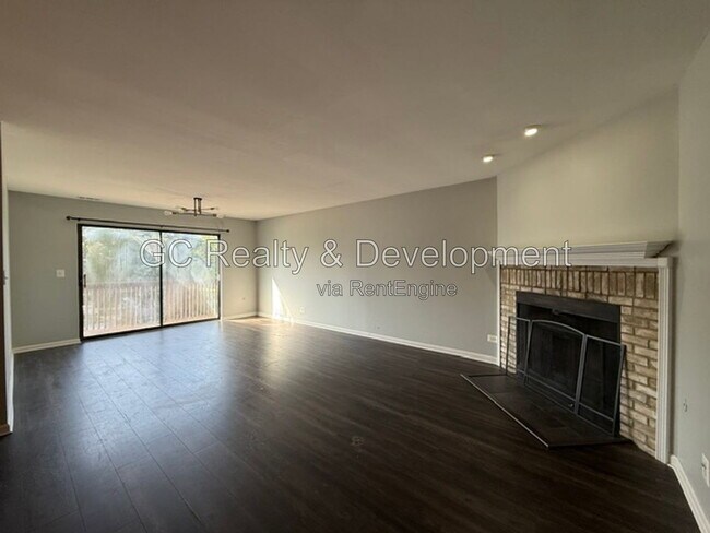 320 Deer Glen Way Unidad D