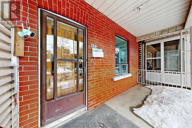 Photo - 480 Lansdowne Ave