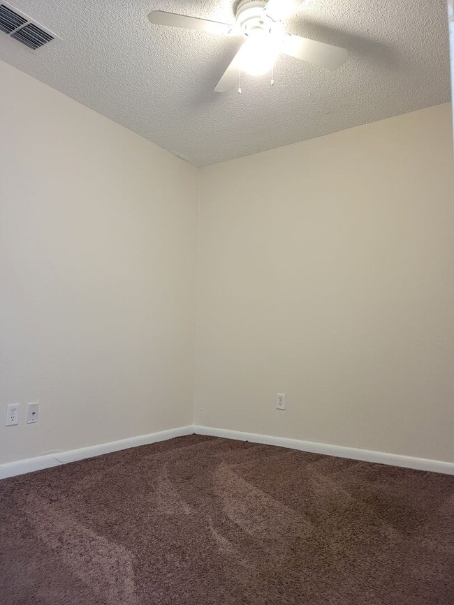 Photo - Two-Bedroom Home with Bonus Room in Winter Haven