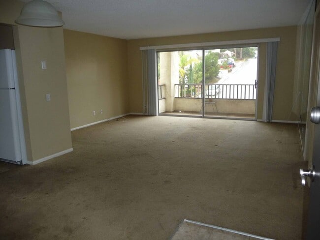 Photo - $500 MOVE IN SPECIAL! Large 2 Bedroom, 2 Bath Condo - Walk to Mission Bay!