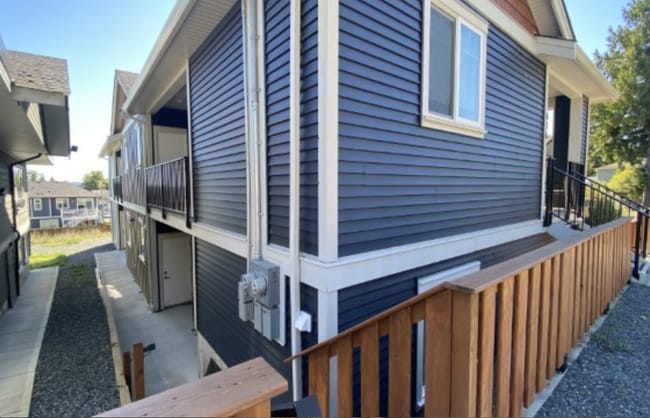 Building Photo - 612 Lambert Ave Unit 1