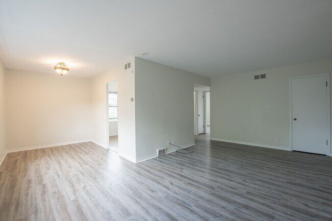 4204 N Olsen Ave Unit 6