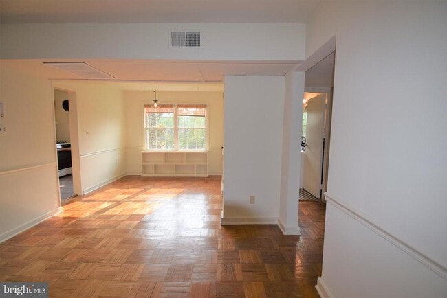 Building Photo - 6612 10th St Unit B2