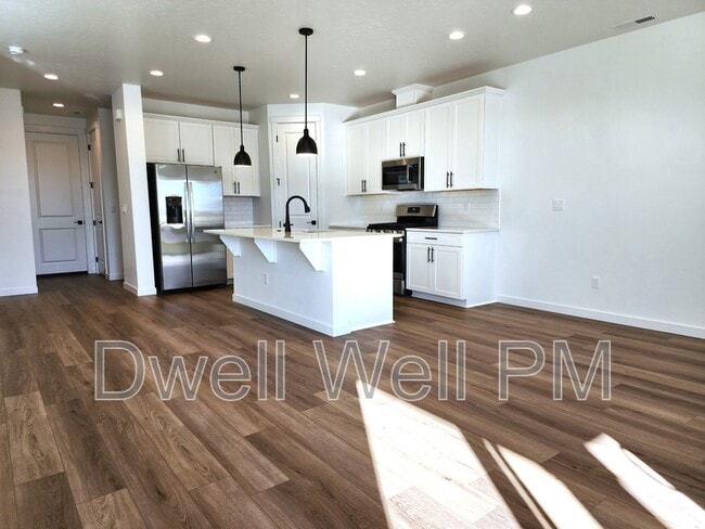 Photo - 350 N Lagrasse Ln