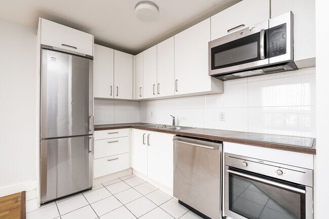 Building Photo - 800 Richmond St W Unit 818