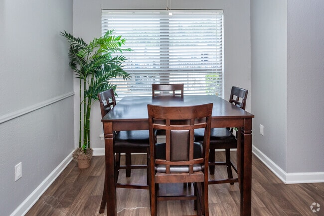 1BR,1BA-719SF - Riverdale