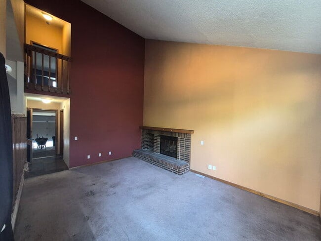 Photo - 4272 Kingsbury Dr