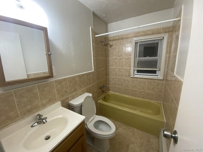 Photo - 133 Dubois Ave Unit A 9