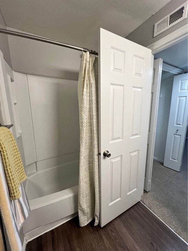 Bathroom - Shadowbrook Apartments