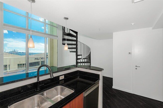 Photo - 300 S Biscayne Blvd Unit Loft 826