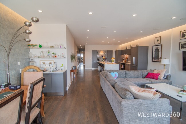 Photo - 880 N Milwaukee Ave Unit 2S