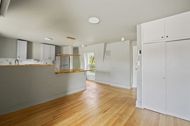 Photo - 31 N Eckar St Unit #3