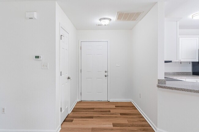 Photo - 1037 Stones Throw Ln