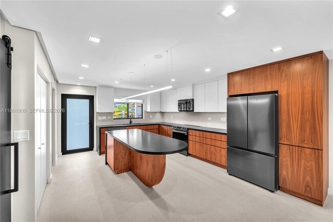 Photo - 2211 NE 122nd St