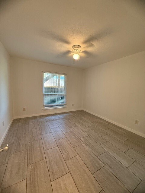 Photo - 16120 Stuebner Airline Rd