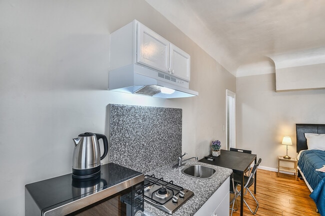Building Photo - 725 S Alvarado St Unit 203A Rental
