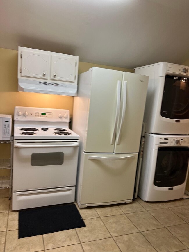 Photo - 102 N Main St