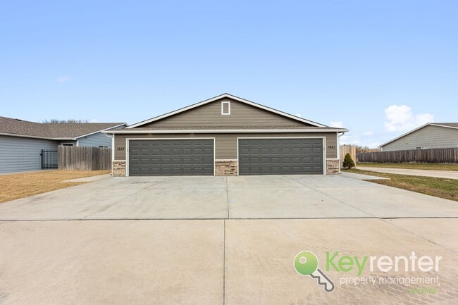 Photo - E 69th Ct N Duplex Unit 1901