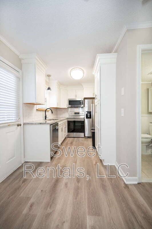 Photo - 415 Parkdale Dr