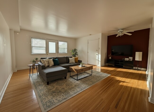 Photo - 6901 Valley Ave Unidad B5