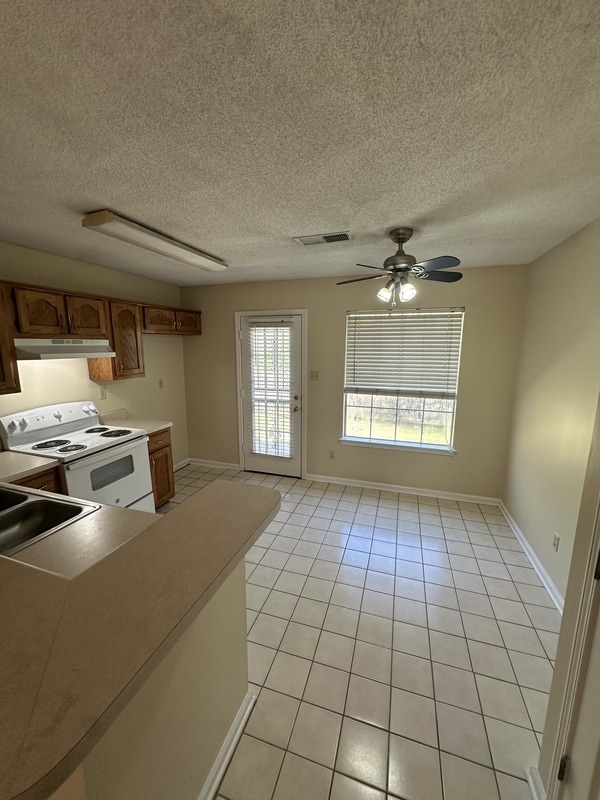 Photo - 6968 Bellevue Trce