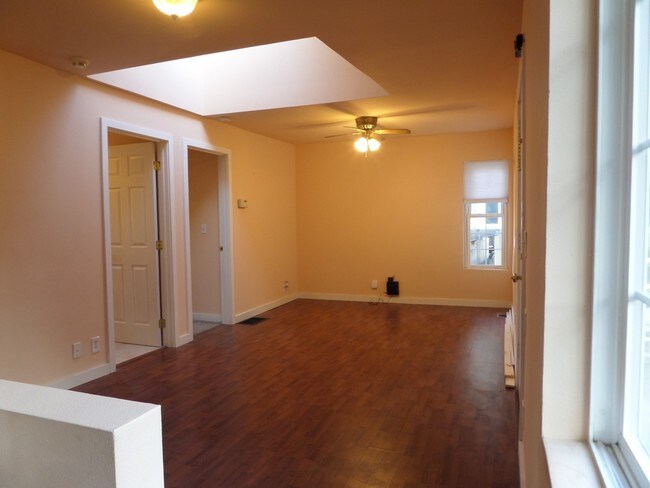 Photo - Super Cute & Renovated 3-Bedroom Cottage i...