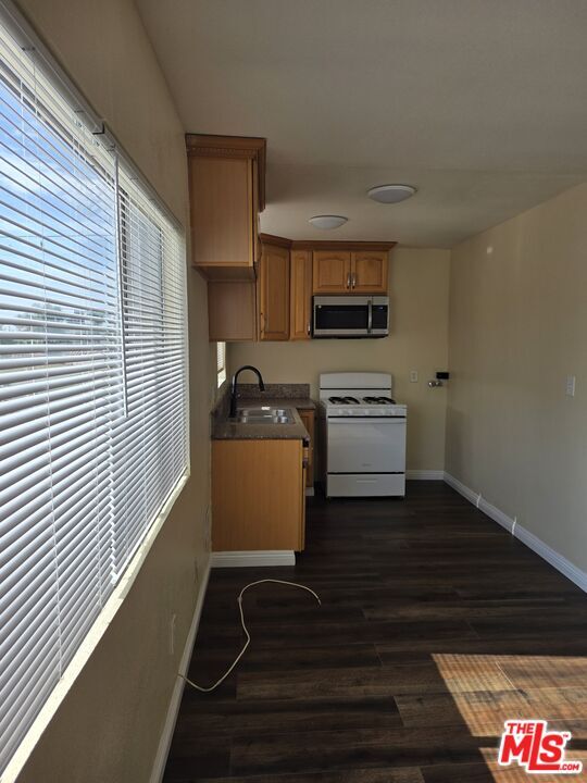 754 E 84th Pl Unidad 4