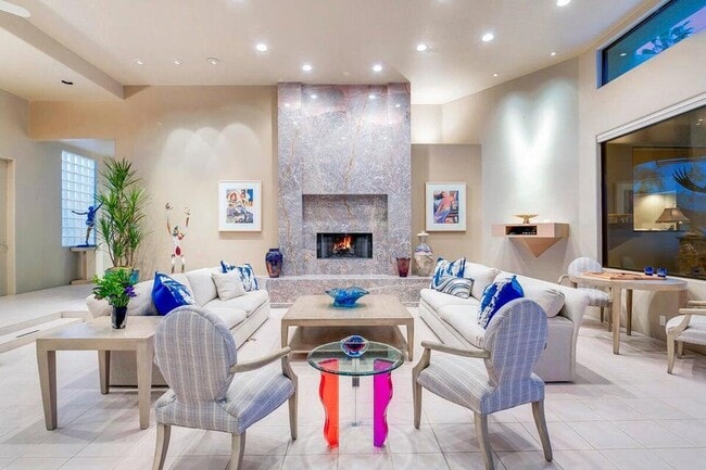Photo - 45625 Apache Rd