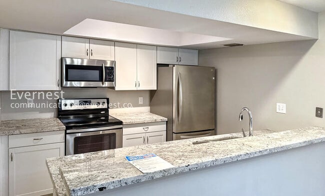 Building Photo - 1920 W Lindner Ave Unit 131