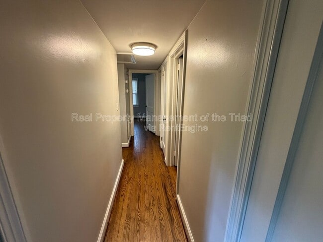 Photo - 2331 W Cornwallis Dr