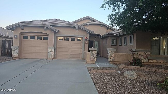 Building Photo - 3094 S Martingale Rd Rental