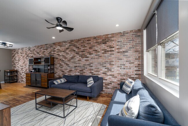 1055 Parksley Ave